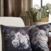 Fluwelen kussensloop met bloemen JA137-12