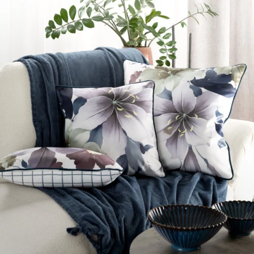Fluwelen kussenhoes met bloemenprint en bies JA152-07