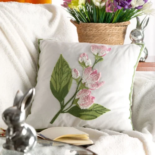 JSWC-25b.webp Kussenhoes met Geborduurde Bloemen
