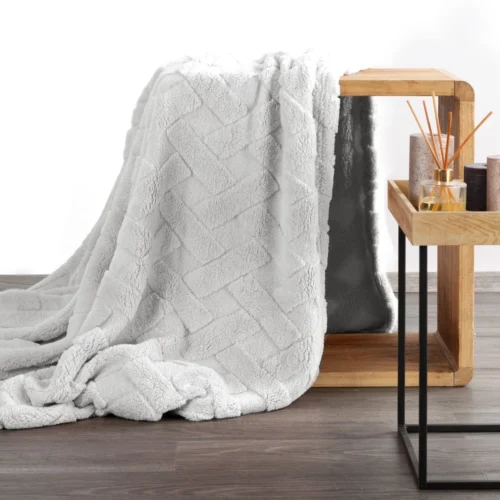 Deken teddy reliëf met visgraatmotief K167-09