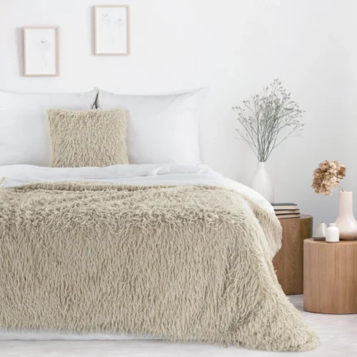 K181-01.webp Dubbelzijdige deken van bont K181-01 beige